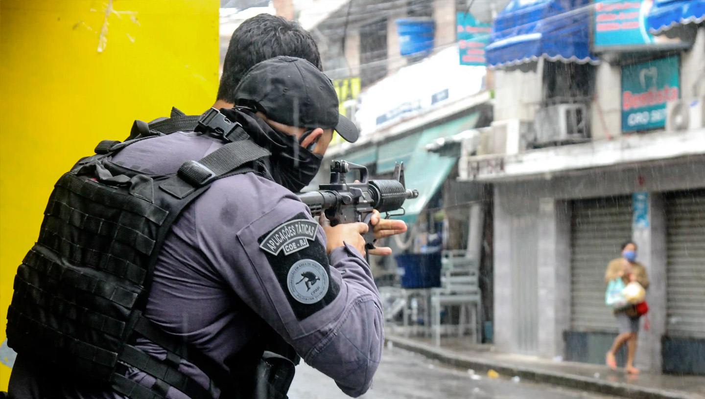 2021 | Brasile | Gli stati di San Paolo e Rio de Janeiro hanno registrato un aumento del numero di uccisioni da parte della polizia brasiliana anche se i tassi di criminalità sono scesi. Molti di questi per mantenere le restrizioni Covid-19